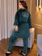 Стильний та комфортний костюм-трійка батал зелений | 6629127 | фото 2