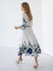 Платье в стиле вышиванка белое в цветочный принт | 6506448 | фото 4