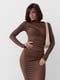 Силуэтное коричневое платье с драпировкой | 6632221 | фото 3