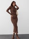 Силуэтное коричневое платье с драпировкой | 6632221 | фото 5