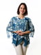 Асиметрична вільна блуза синього кольору з принтом | 6652575