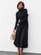 Черное А-силуэтное платье-миди с резинкой на талии | 6653630 | фото 5