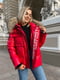 Зимняя красная куртка с натуральным мехом енота | 6659606 | фото 4