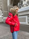 Зимняя красная куртка с натуральным мехом енота | 6659606 | фото 7
