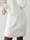 Вязаное платье молочного цвета с узорами из косичек и ромбов | 6664839 | фото 4