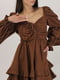 Платье А-силуэта с рукавами воланами темно-коричневое в горошек | 6666009 | фото 3