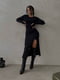 Базова сукня з розрізом на стегні чорна | 6679136 | фото 2