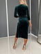Зелена вечірня сукня по фігурі довжини міді з імітацією запаху з розрізом по нозі | 6679162 | фото 3