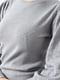 Джемпер серый с фактурным узором на рукавах | 6686543 | фото 4