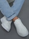 Кросівки білого кольору на шнурівці | 6688030 | фото 2