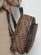 Рюкзак коричневого цвета с принтом | 6688489 | фото 2