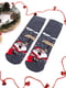Махровые новогодние носки серо-синего цвета с принтом “Дед Мороз с зонтиком” | 6698204