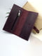Шкіряний вертикальний гаманець у бордовому кольорі | 6084804 | фото 2