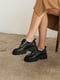 Шкіряні чорні туфлі на шнурках з фурнітурою | 6703000 | фото 2