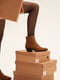 Замшеві черевики-козаки коричневого кольору | 6703004 | фото 2