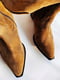 Високі замшеві чоботи-козаки коричневого кольору | 6703011 | фото 2