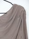 Облягаюча коричнева сукня з драпіровкою та асиметричним вирізом горловини | 6698934 | фото 3