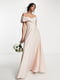 Длинное розовое платье с открытым декольте | 6699395