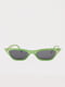Сонцезахисні окуляри чорного кольору в зеленій оправі | 6699799 | фото 2