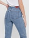 Класичні джинси-мом з необробленими краями штанин | 6699964 | фото 2