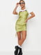 Зелена сукня-міні в білизняному стилі з кулісами по бокам | 6700075 | фото 3