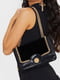 Чорна сумка через плече з золотою фурнітурою | 6700398 | фото 2