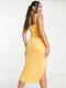 Асимметричное приталенное платье желтого цвета | 6700435 | фото 2