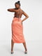Оранжевое платье с асимметричным передом и открытой спинкой | 6700563 | фото 2