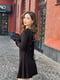 Чорна міні-сукня А-силуету з розкльошеною спідницею та ефектним декольте | 6710491 | фото 3
