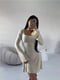 Світло-бежева сукня А-силуету з квадратним вирізом та розкльошеним рукавом | 6710492 | фото 4