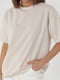 Однотонная бежевая футболка в стиле oversize | 6721633 | фото 4