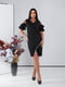 Сукня чорна з вирізом  V-форми декорованим воланом із однієї сторони | 6722133 | фото 3