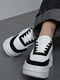 Кросівки чорно-білі на шнурівці | 6725731 | фото 2