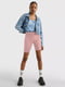 Шорти-легінси рожевого кольору з логотипом Tommy Jeans збоку | 6729714 | фото 3