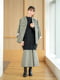 Джинсовая куртка-рубашка серого цвета на пуговицах, акцентрированная накладными карманами | 6729774 | фото 11