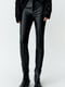 Эластичные облегающие брюки из экокожи черного цвета | 6729803 | фото 2