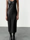 Чорна сукня-міді з екошкіри прямого силуету, що облягає. | 6729805 | фото 3