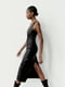 Чорна сукня-міді з екошкіри прямого силуету, що облягає. | 6729805 | фото 4