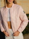 Стьобана курточка-бомбер рожевого кольору на блискавці | 6505510 | фото 3
