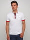 Белая футболка-поло с контрастными вставками и логотипом бренда | 6726433
