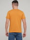 Хлопоковая футболка горчичного цвета с принтом | 6727221 | фото 2