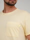 Базовая желтая футболка с накладным карманом | 6727350 | фото 3
