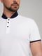 Бавовняна біла футболка-поло з контрастним коміром та манжетами | 6727353 | фото 3