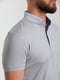 Светло-серая футболка-поло с полосатым воротником и манжетами | 6728233 | фото 4