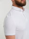Фактурная белая футболка-поло с контрастными узкими полосками | 6728327 | фото 3