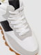 Бело-серые кроссовки на рельефной подошве | 6759389 | фото 2