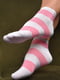 Демісезонні біло-рожеві шкарпетки в смужку | 6761025 | фото 2