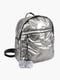 Рюкзак сріблястого кольору з брелком | 6754174