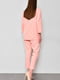 Світло-рожевий класичний костюм: жакет і укорочені штани | 6769775 | фото 3