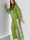 Зелений костюм з написами Barbie: джемпер і штани вільного фасону | 6769793